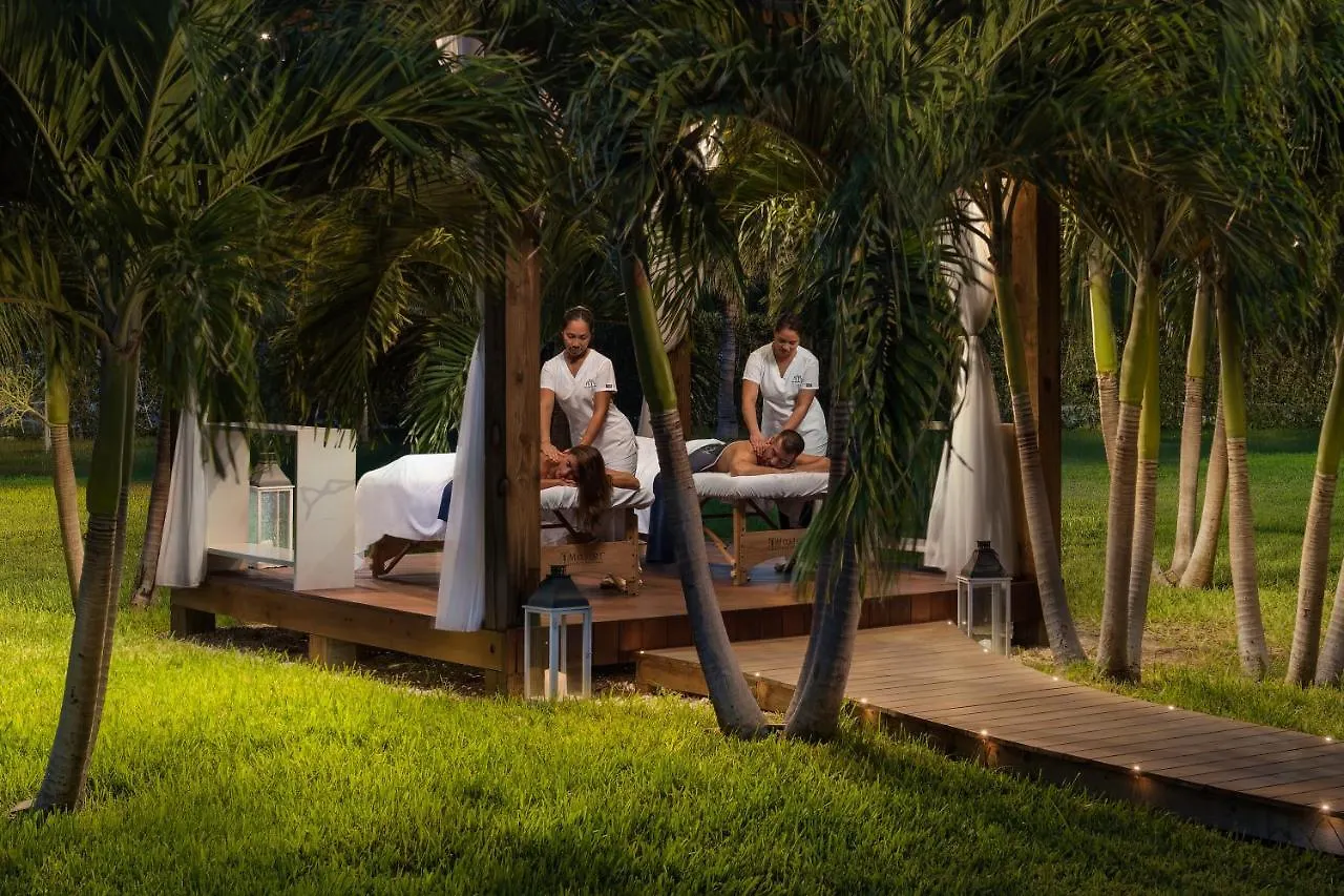 The Oasis At Grace Bay Hotel 3*,